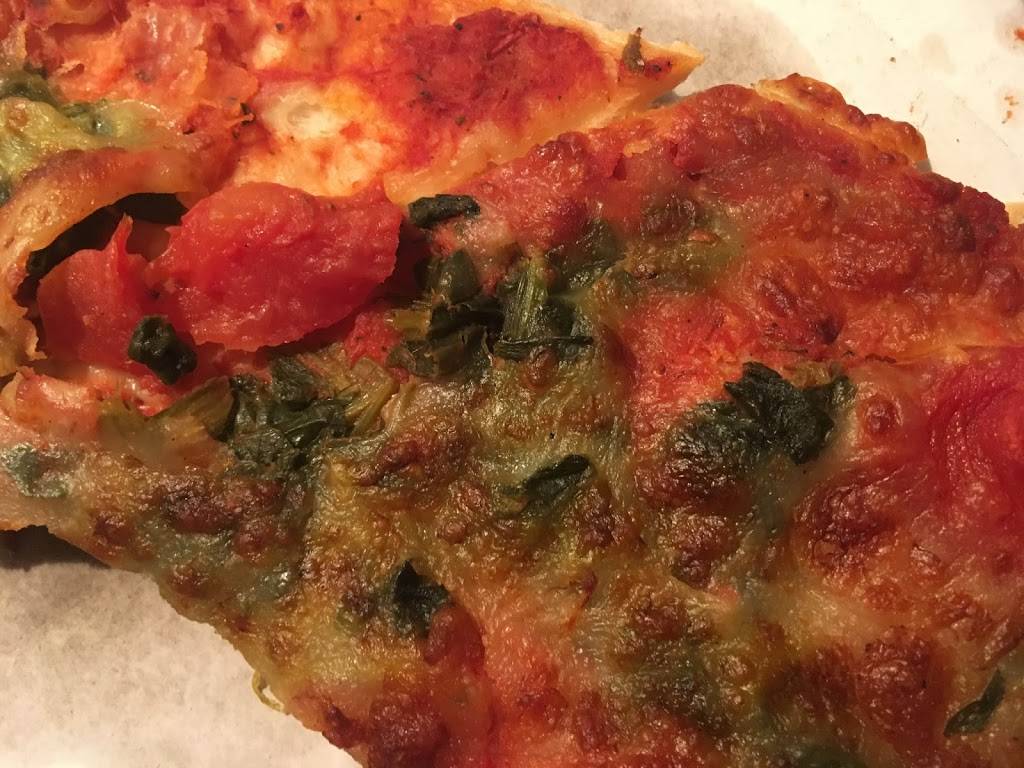 Mikes Pizza | restaurant | 322 S Elmwood Ave, Waukegan, IL 60085, USA | 8476239533 OR +1 847-623-9533