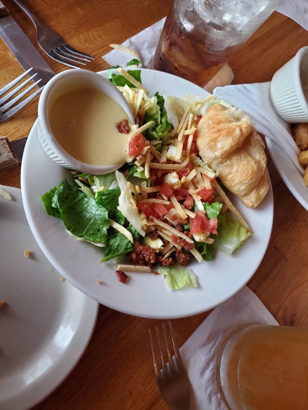 Raffertys Restaurant and Bar | restaurant | 4577, 4041 Armory Oaks Dr, Nashville, TN 37204, USA | 6152799660 OR +1 615-279-9660