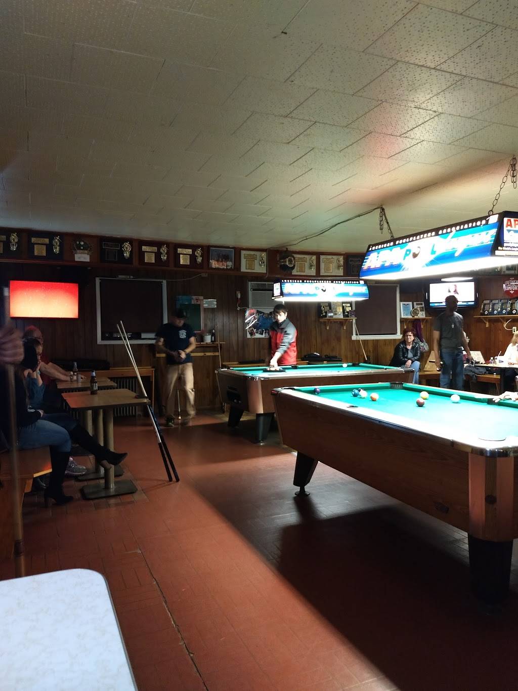 Tuggies Tavern | restaurant | 1300 Tuggies Rd, Pasadena, MD 21122, USA | 4102553304 OR +1 410-255-3304