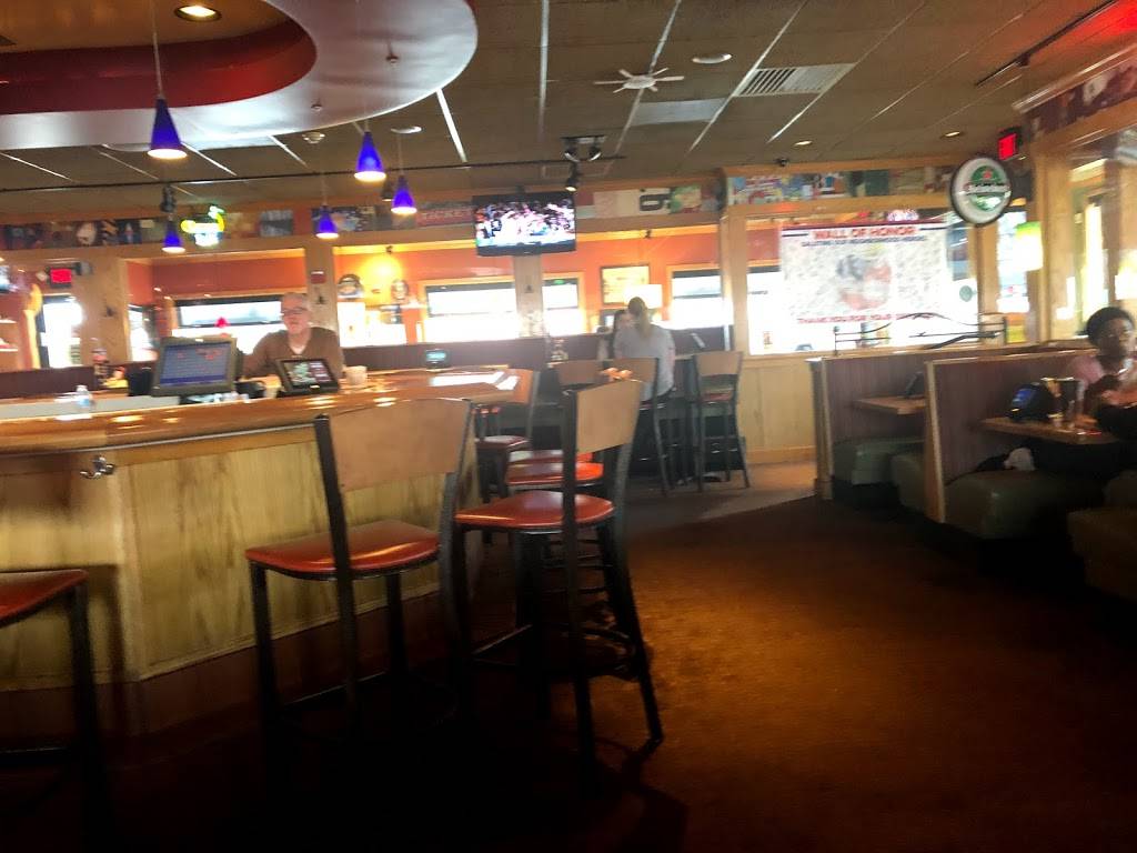 Applebees Grill + Bar | restaurant | 320 MacDade Boulevard, Folsom, PA 19033, USA | 6104617573 OR +1 610-461-7573