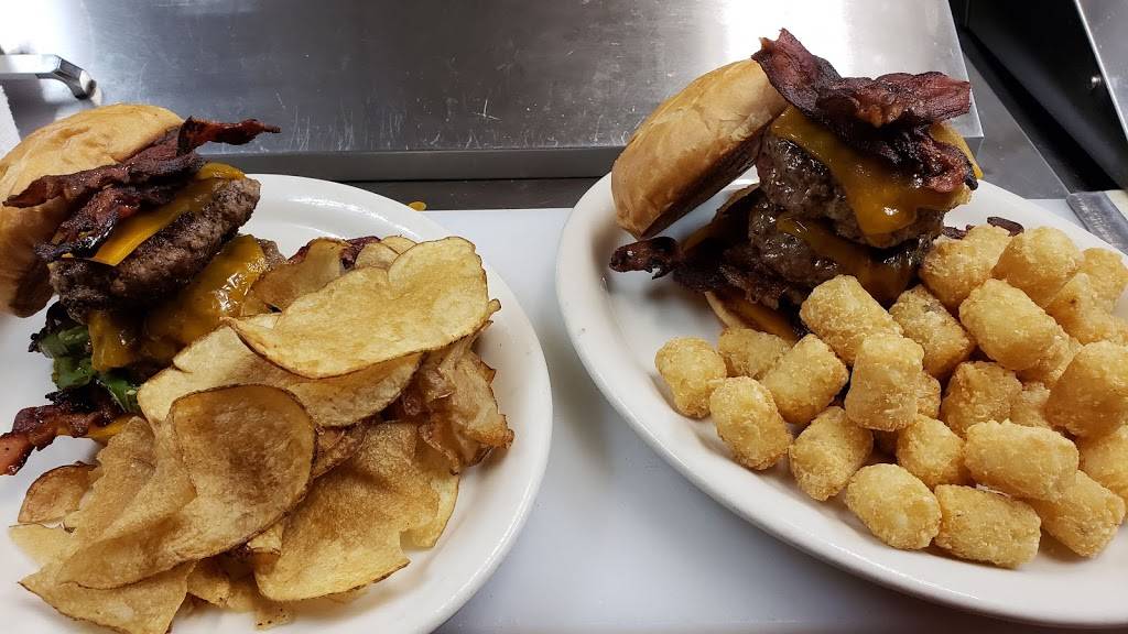 Milos Sports Tavern | restaurant | 6495 E Evans Ave, Denver, CO 80222, USA | 3036913391 OR +1 303-691-3391