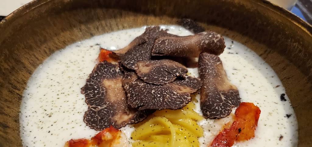 Mugen | restaurant | 2452 Kalakaua Ave, Honolulu, HI 96815, USA | 8083772246 OR +1 808-377-2246