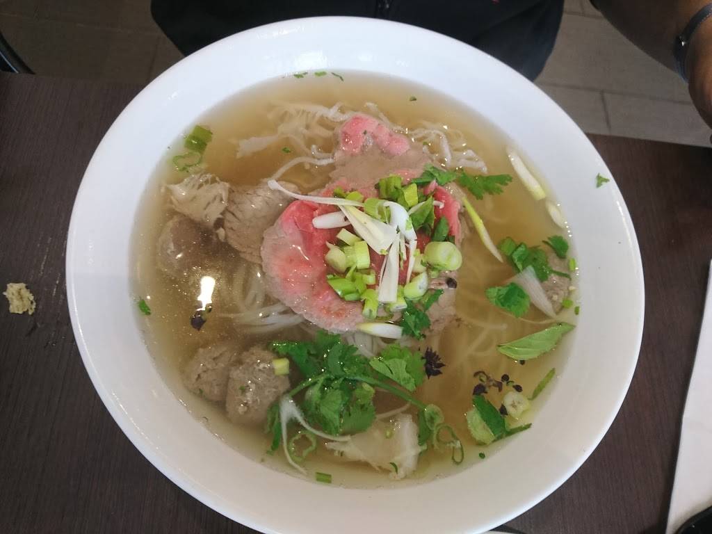 Pho Tiên Restaurant | restaurant | 358 Bathurst St, Toronto, ON M5T 2S6, Canada | 4166037817 OR +1 416-603-7817