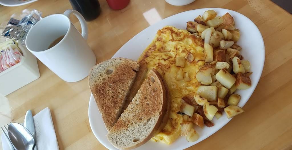 Foodworks Restaurant | restaurant | 2461 E Main Rd, Portsmouth, RI 02871, USA | 4016834664 OR +1 401-683-4664