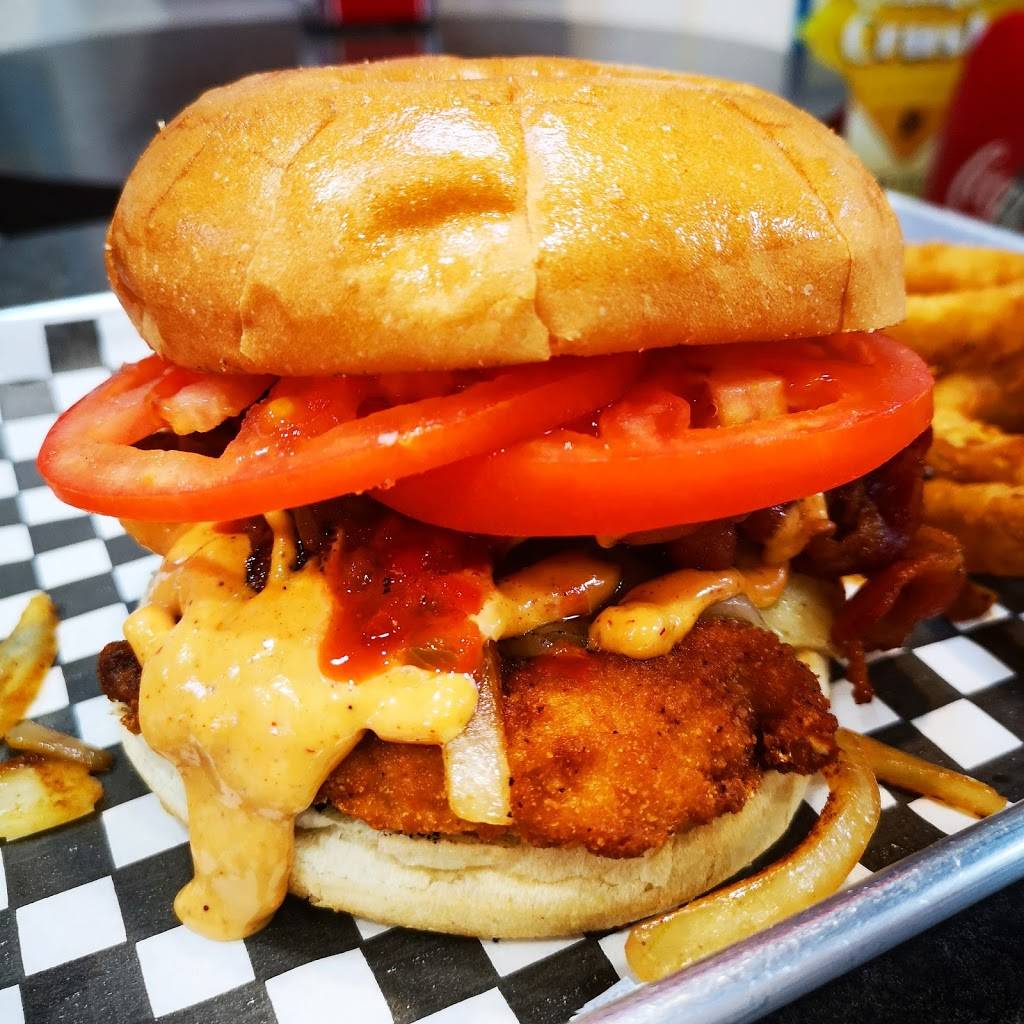 Petes Big Bite Burgers | restaurant | 817 Dundas St W, Whitby, ON L1N 2N5, Canada | 9056688566 OR +1 905-668-8566