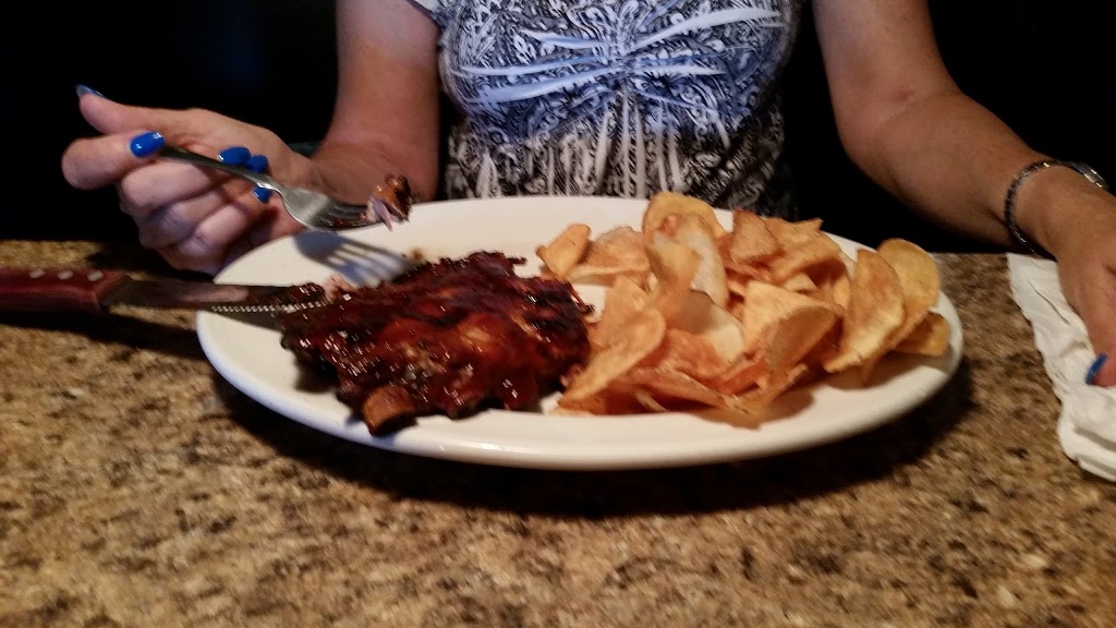 Fairways Bar & Grill | restaurant | 8256 Central Ave # B, Toledo, OH 43617, USA | 4195174653 OR +1 419-517-4653