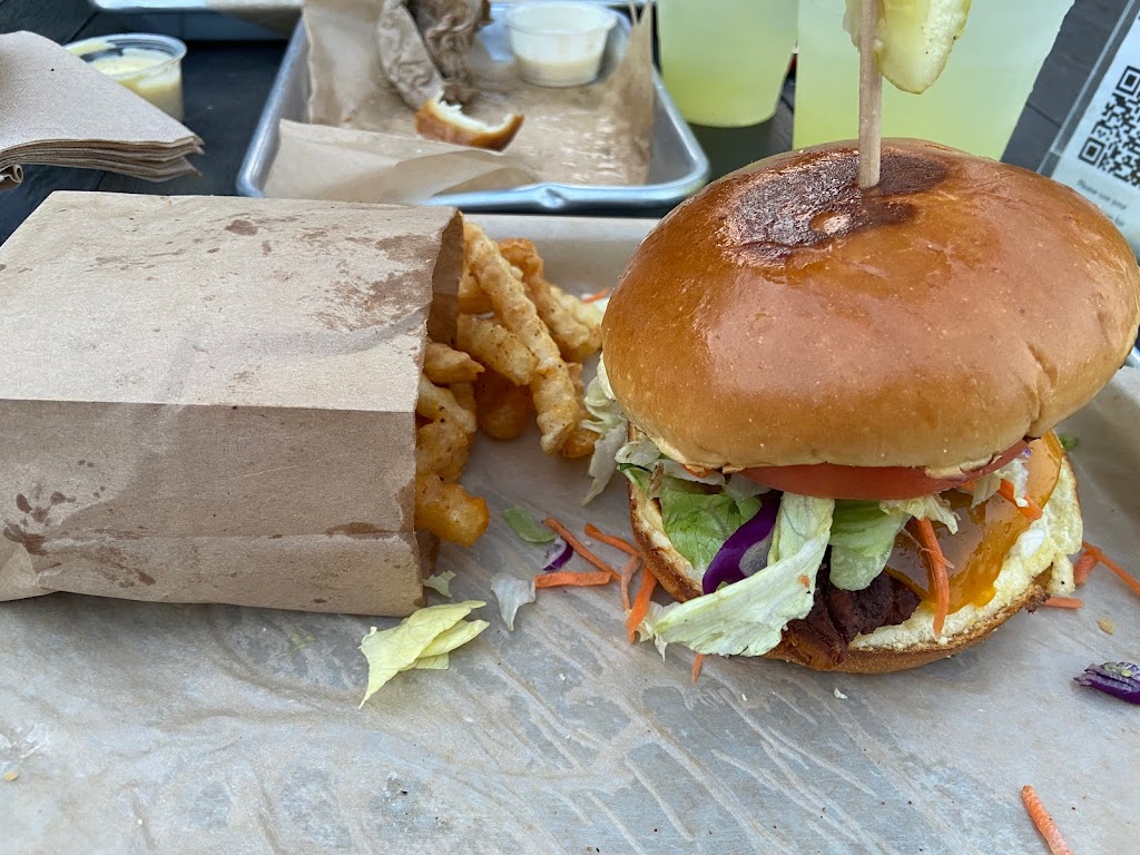 Lakebreeze Cafe | restaurant | 5800 N Lake Shore Dr., Chicago, IL 60660, USA | 7736734206 OR +1 773-673-4206