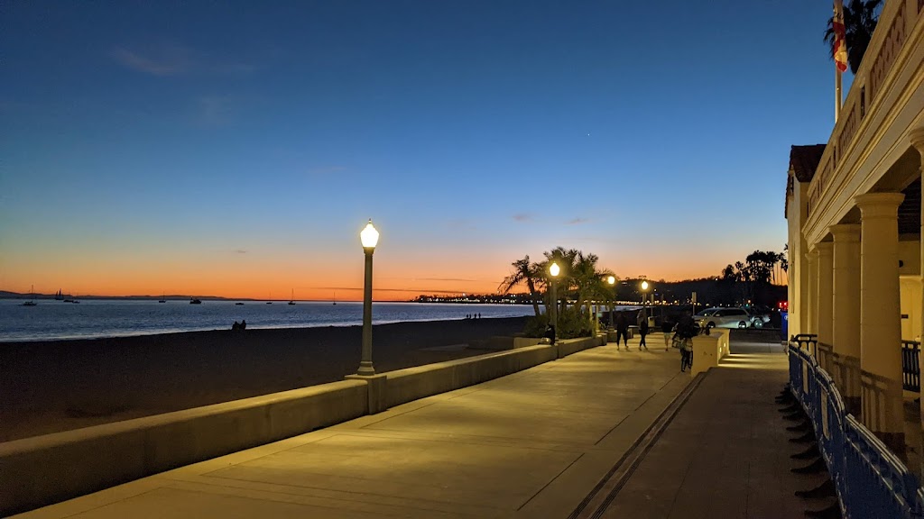 Reunion Kitchen + Drink | restaurant | 1118 E Cabrillo Blvd, Santa Barbara, CA 93103, USA | 8053643366 OR +1 805-364-3366