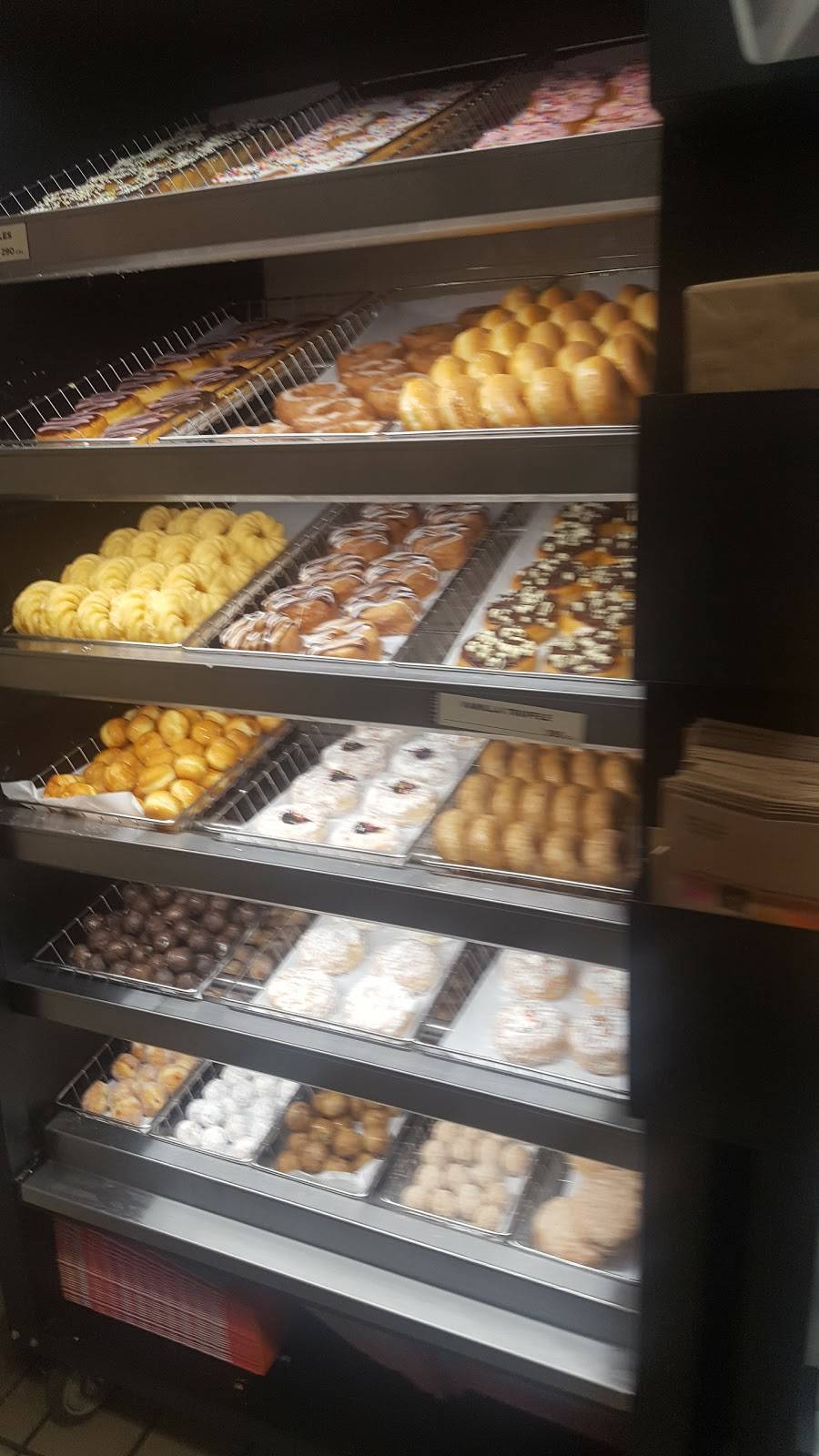 Dunkin Donuts | cafe | 3307 FL-60, Valrico, FL 33594, USA | 8133813935 OR +1 813-381-3935