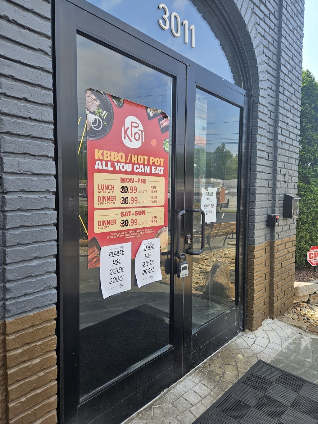 KPOT Korean BBQ & Hot Pot | restaurant | 3011 W Gate City Blvd, Greensboro, NC 27403, USA | 3368085063 OR +1 336-808-5063