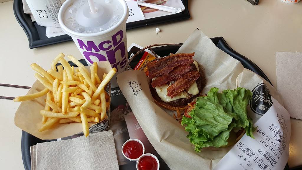 McDonalds | cafe | 300 38th Ave N, St. Petersburg, FL 33704, USA | 7278966513 OR +1 727-896-6513