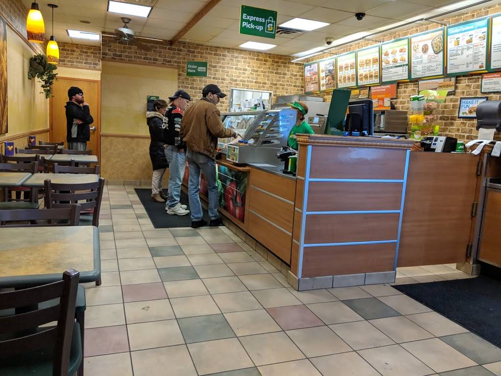 Subway | restaurant | 4630-4680 Wyandotte St E, Windsor, ON N8Y 1H5, Canada | 5199442416 OR +1 519-944-2416