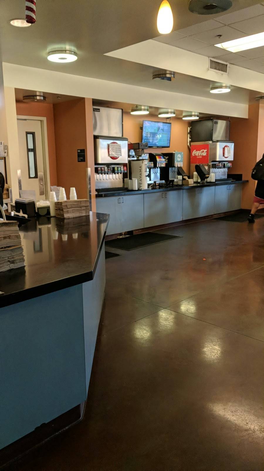 The Outpost Grill | restaurant | 6049 E 7th St, Long Beach, CA 90840, USA | 5629857734 OR +1 562-985-7734