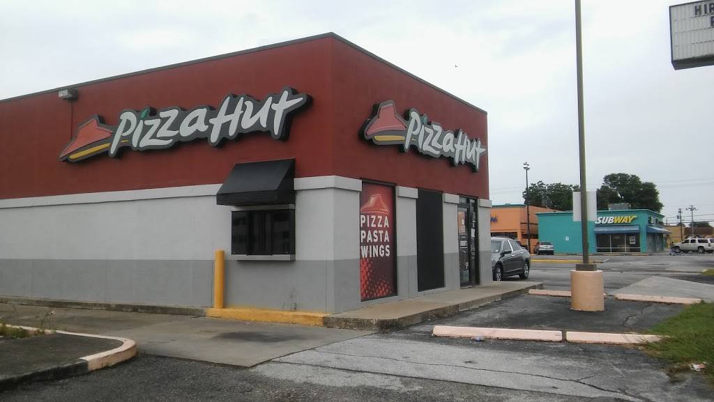 Pizza Hut | meal takeaway | 7820 Long Point Rd, Houston, TX 77055, USA | 7136888100 OR +1 713-688-8100