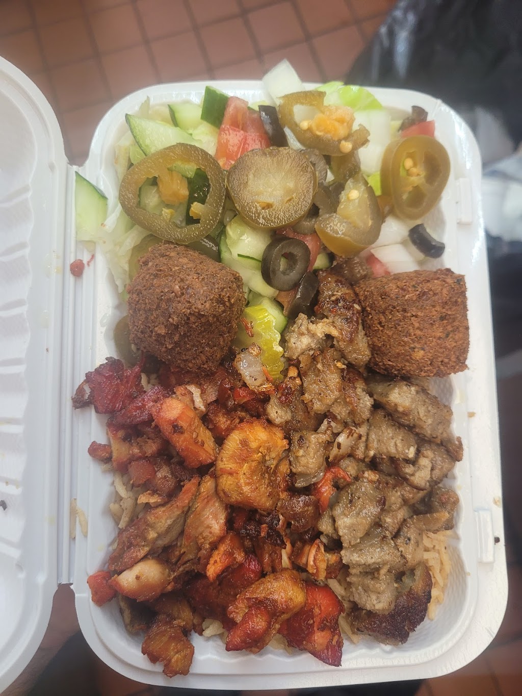 Prince Gyro | restaurant | 48 Ferry St, Newark, NJ 07105, USA | 9733446185 OR +1 973-344-6185