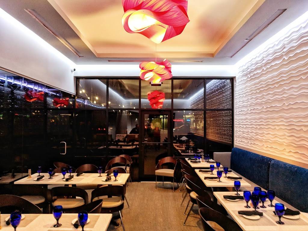 Off the Hook Seafood & Chophouse | restaurant | 2000 Colley Ave, Norfolk, VA 23517, USA | 7574213313 OR +1 757-421-3313