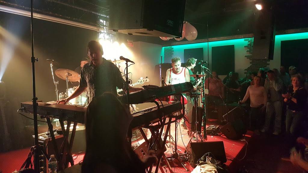 Fenders | restaurant | 8333 Market Exchange Drive, Westerville, OH 43081, USA | 6144364984 OR +1 614-436-4984