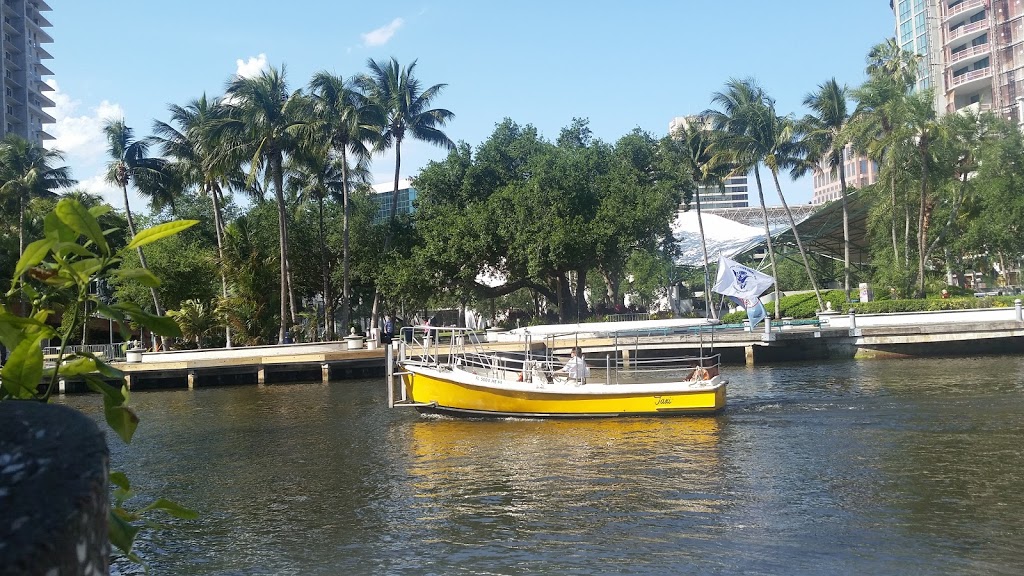 The DownTowner | restaurant | 10 S New River Dr E, Fort Lauderdale, FL 33301, USA | 9544639800 OR +1 954-463-9800