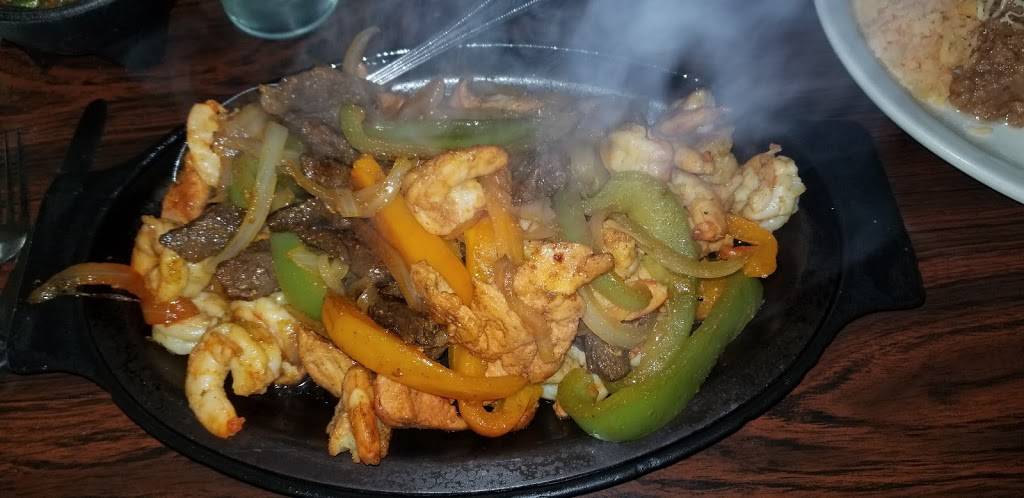 Garcias | restaurant | 1758 W Lawrence Ave, Chicago, IL 60640, USA | 7737841212 OR +1 773-784-1212