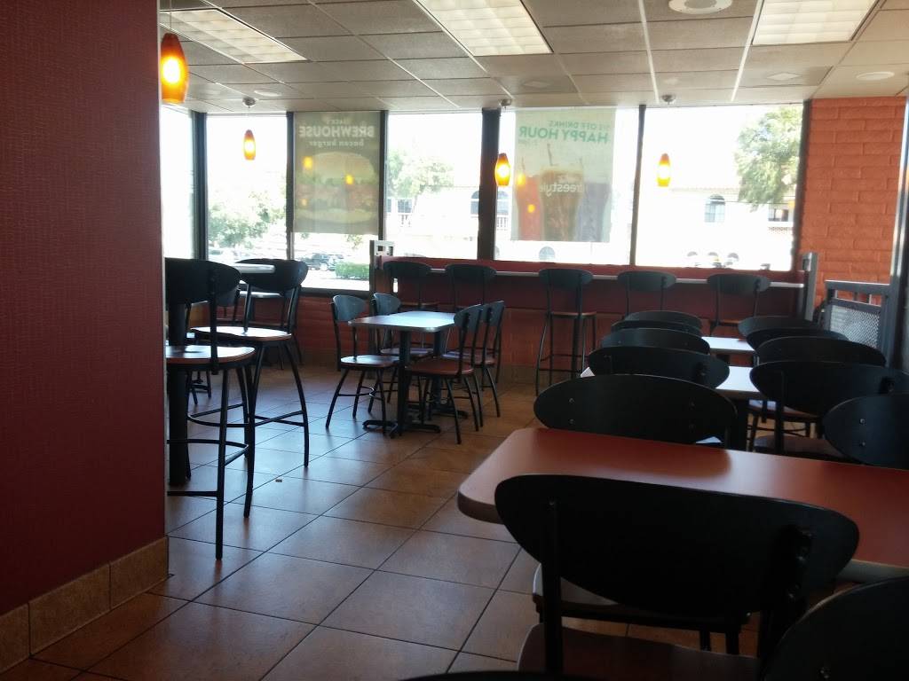 Jack in the Box | restaurant | 17401 17th St, Tustin, CA 92780, USA | 7147319960 OR +1 714-731-9960