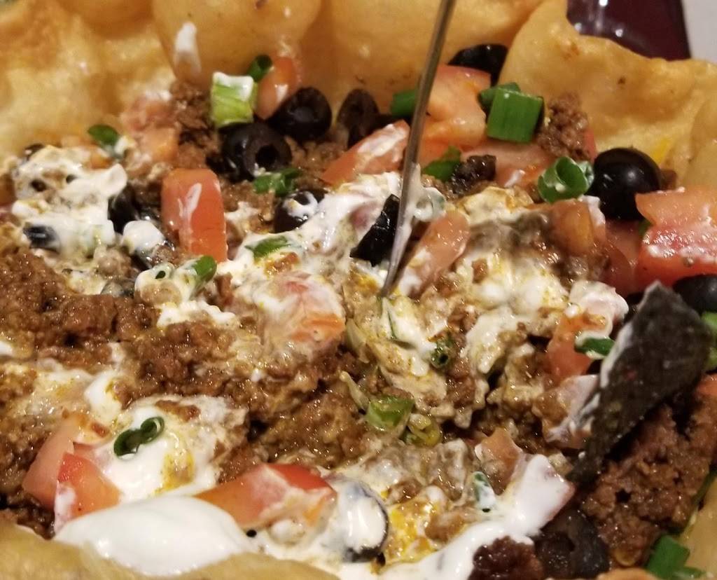 Gippers Sports Bar & Grill | restaurant | 1860 University Ave, Green Bay, WI 54302, USA | 9204351515 OR +1 920-435-1515