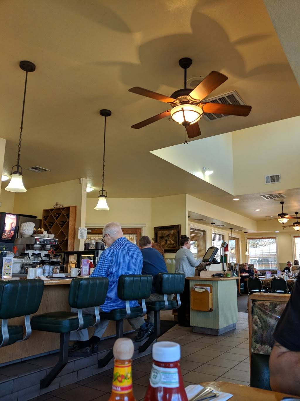 Vittles Family Restaurant | restaurant | 2385 North St, Anderson, CA 96007, USA | 5303781799 OR +1 530-378-1799