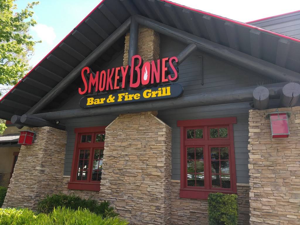 Smokey Bones Bar & Fire Grill | meal takeaway | 1000 WP Ball Blvd, Sanford, FL 32771, USA | 4076888227 OR +1 407-688-8227
