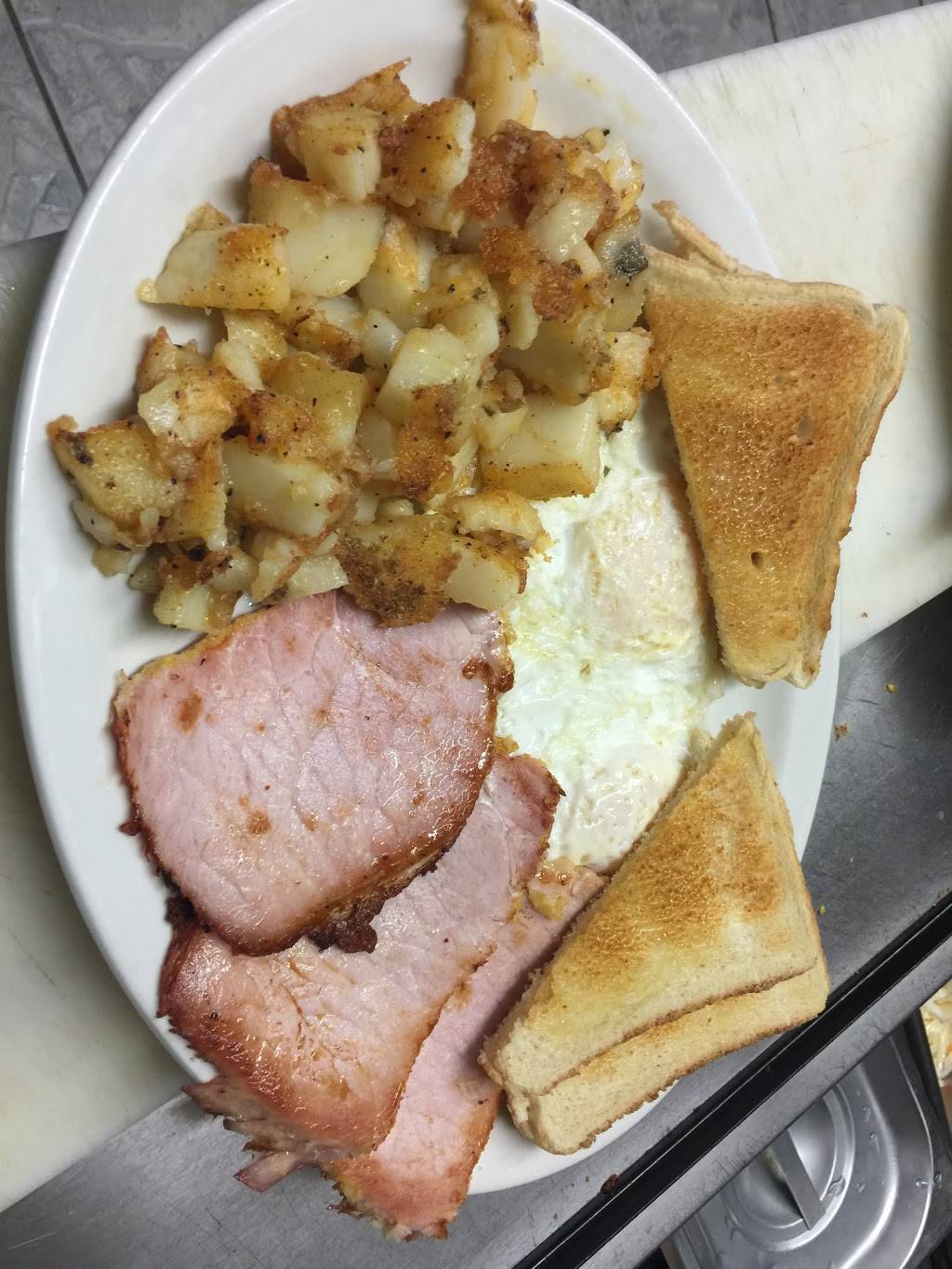 The BarnYard | restaurant | 559 Dundas St, Woodstock, ON N4S 1C7, Canada | 5195372711 OR +1 519-537-2711