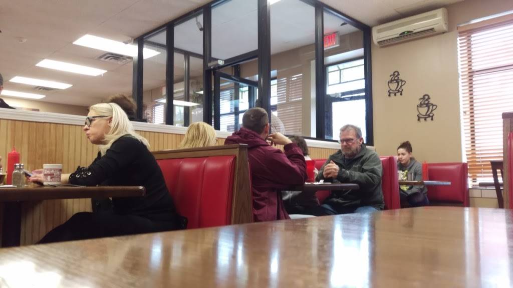 Riverside Restaurant Bristol | restaurant | 170 Riverside Ave, Bristol, CT 06010, USA | 8605827009 OR +1 860-582-7009