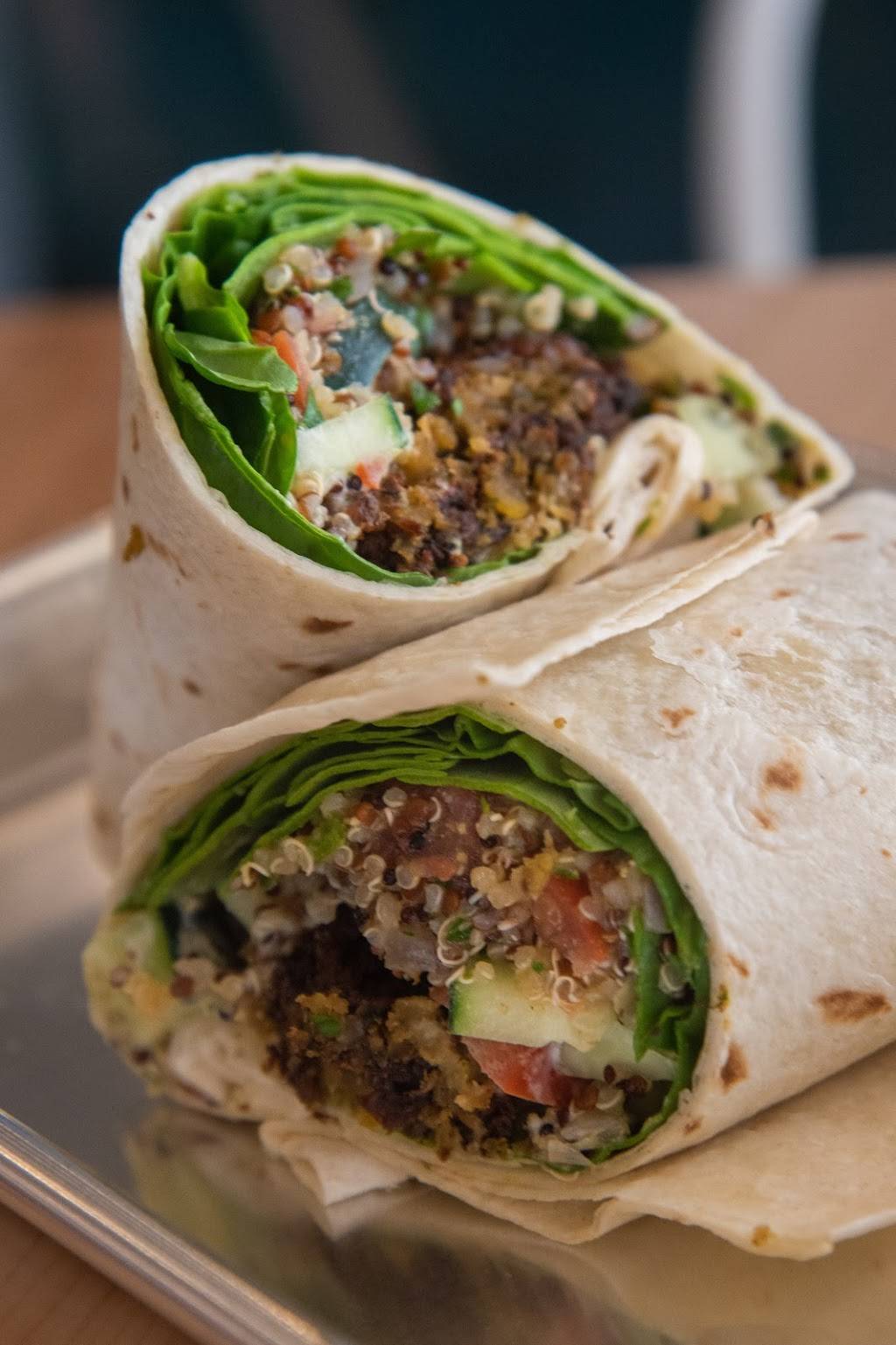 Live Café | restaurant | 169 Port Rd, Kennebunk, ME 04043, USA | 2072042055 OR +1 207-204-2055