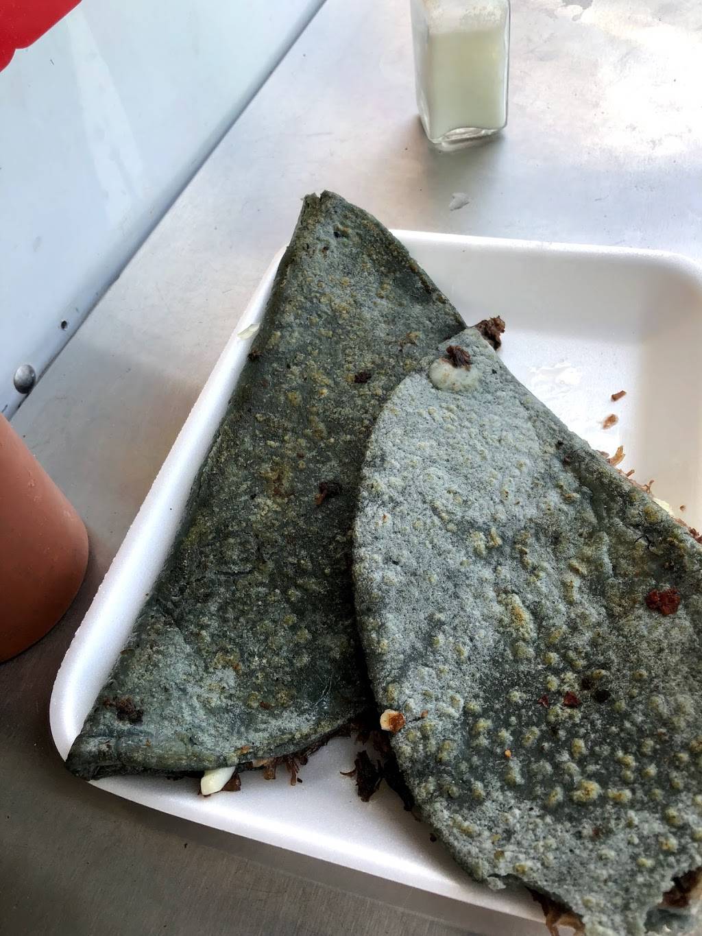 Quesadillas y Mas Los Parados | restaurant | 3930 N Main St, Houston, TX 77009, USA | 8322479125 OR +1 832-247-9125