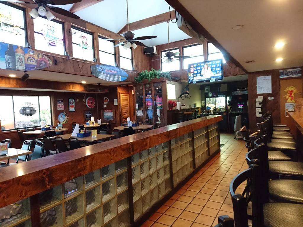 Friendly Tavern | restaurant | 18121 Gulf Blvd, Redington Shores, FL 33708, USA | 7273934470 OR +1 727-393-4470