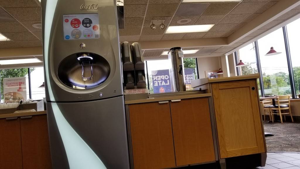 Wendys | restaurant | 15055 Sheldon Rd, Plymouth, MI 48170, USA | 7342076277 OR +1 734-207-6277