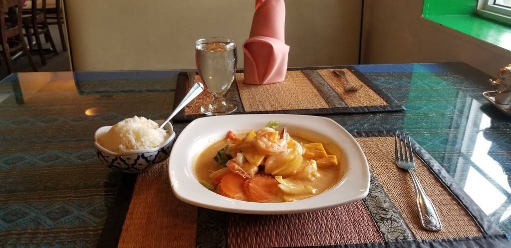 Som Siam East Thai Restaurant | restaurant | 45 Mill Rock Rd E, Old Saybrook, CT 06475, USA | 8603885400 OR +1 860-388-5400