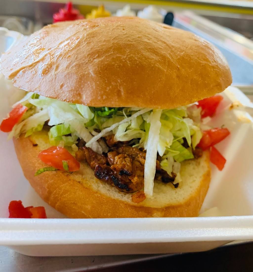 Mama Lillys | restaurant | 5512 Leavenworth Rd, Kansas City, KS 66104, USA | 9132585469 OR +1 913-258-5469