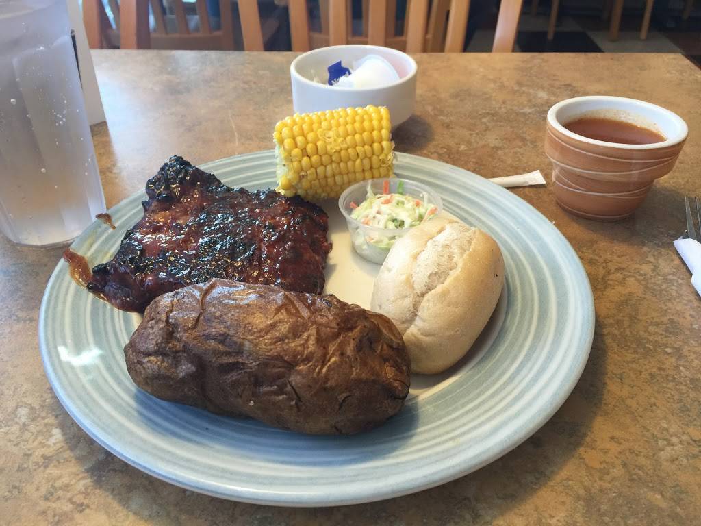 Swiss Chalet | restaurant | 266 Queens Quay W, Toronto, ON M5J 1B5, Canada | 4165967292 OR +1 416-596-7292