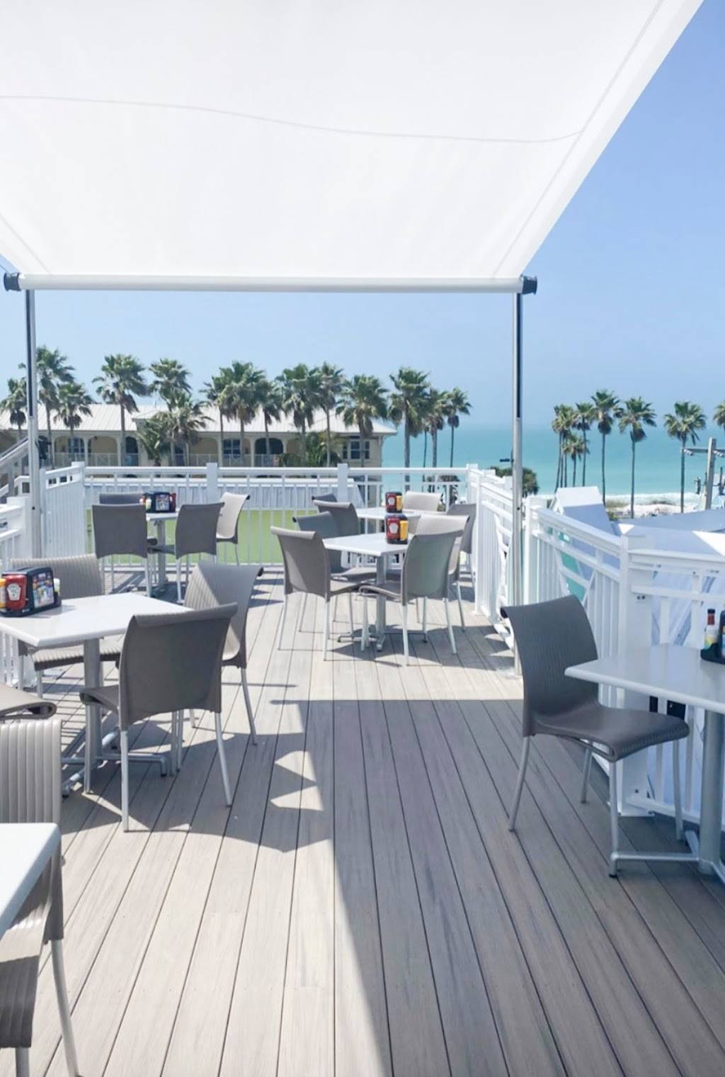 Daiquiri Deck Anna Maria Island | restaurant | 107 Bridge St, Bradenton Beach, FL 34217, USA | 9412533300 OR +1 941-253-3300