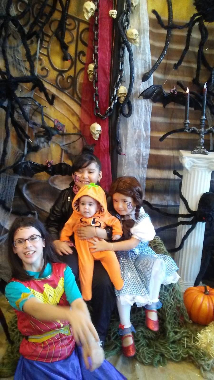 Dunkin Donuts | cafe | 749 W 31st St, Chicago, IL 60616, USA | 3125679212 OR +1 312-567-9212