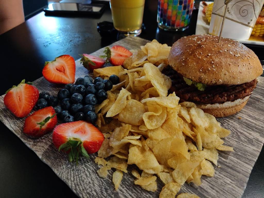 Island Grove Wine Company at Formosa Gardens | cafe | 3011 Formosa Gardens Blvd, Kissimmee, FL 34747, USA | 4075079888 OR +1 407-507-9888