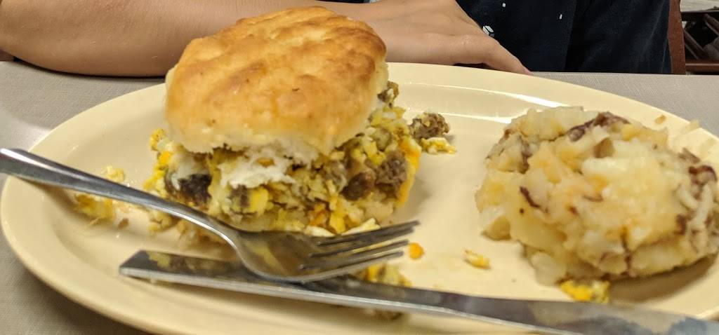 Smiths Restaurant | restaurant | 3649 N Halifax Rd, Rocky Mount, NC 27804, USA | 2524430418 OR +1 252-443-0418