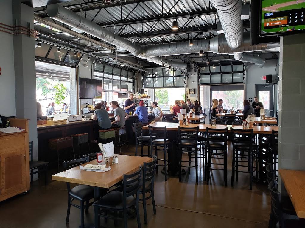 Coughlins Law Kitchen and Ale House | restaurant | 10 Virginia Ave, Pittsburgh, PA 15211, USA | 4125865673 OR +1 412-586-5673