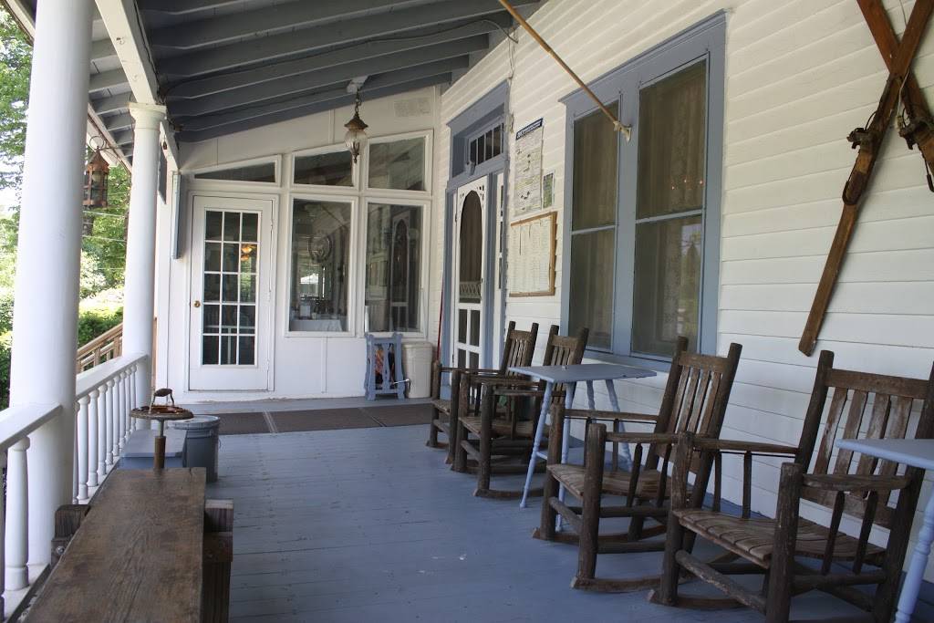 The Inn Starlight Lake & Restaurant | restaurant | 289 Starlight Lake Rd, Starlight, PA 18461, USA | 5707982519 OR +1 570-798-2519