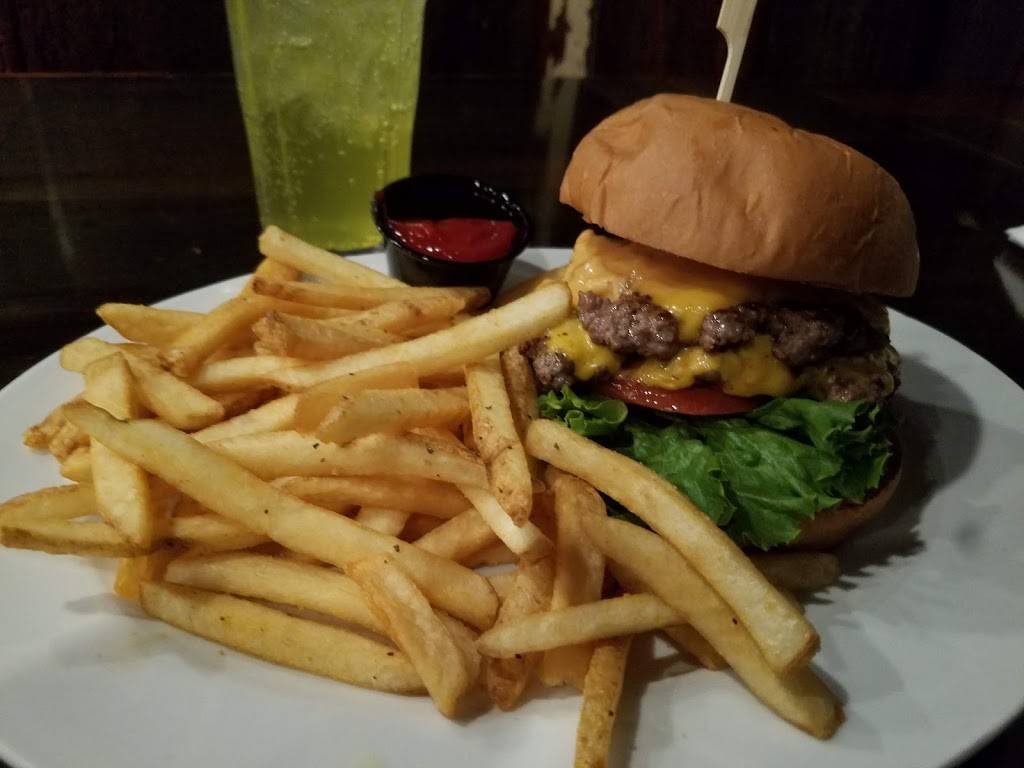 Willy McCoys | restaurant | 320 Pioneer Trail, Chaska, MN 55318, USA | 9525009645 OR +1 952-500-9645