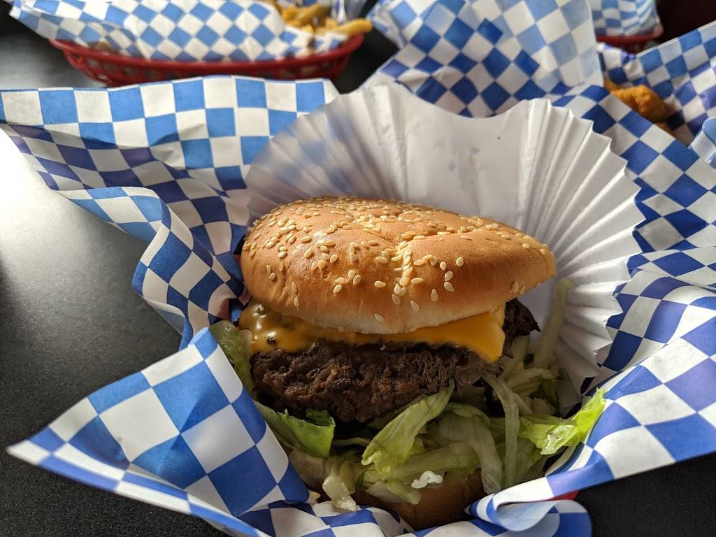 Top Burger Drive In | restaurant | 1436 NE Everett St, Camas, WA 98607, USA | 3608343867 OR +1 360-834-3867