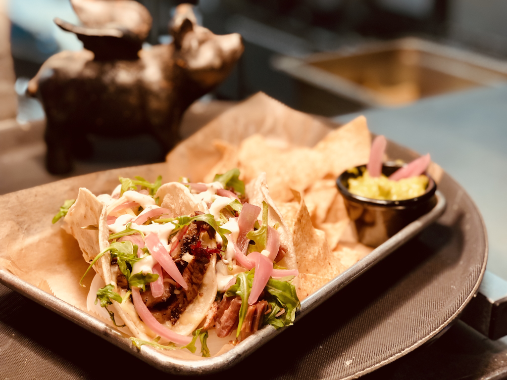 The Iron Pig Smokehouse | restaurant | 143 W Main St, Gaylord, MI 49735, USA | 9894482065 OR +1 989-448-2065