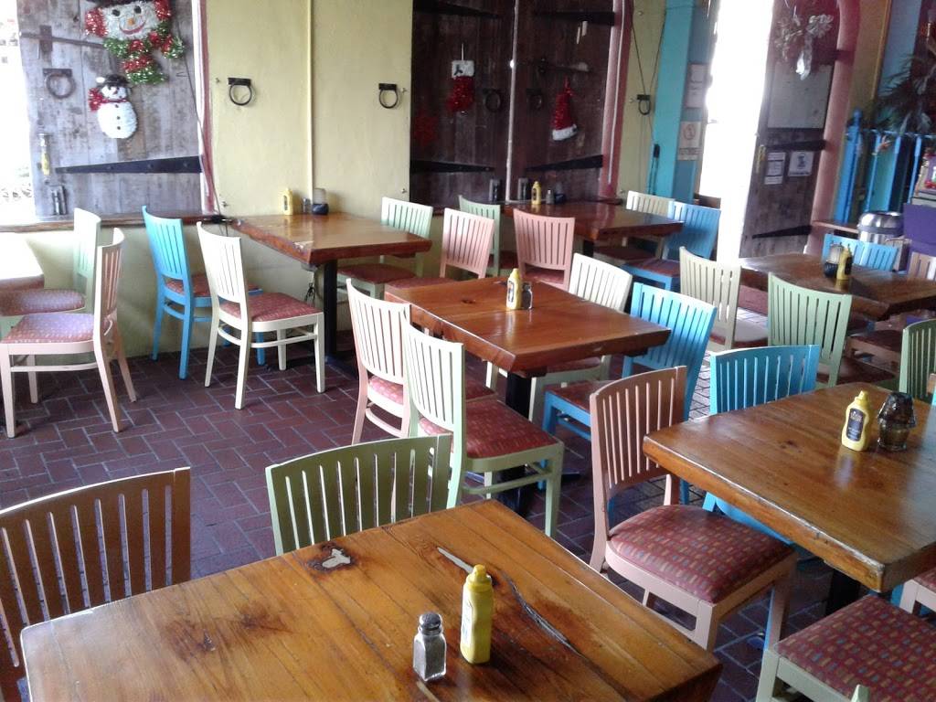 The Lost Parrot | restaurant | 100 E 4th Ave, Mt Dora, FL 32757, USA | 3527292685 OR +1 352-729-2685