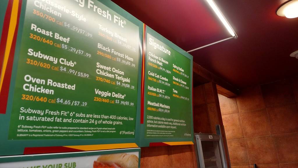 Subway | restaurant | 166 Concord Exchange N, South St Paul, MN 55075, USA | 6514577193 OR +1 651-457-7193