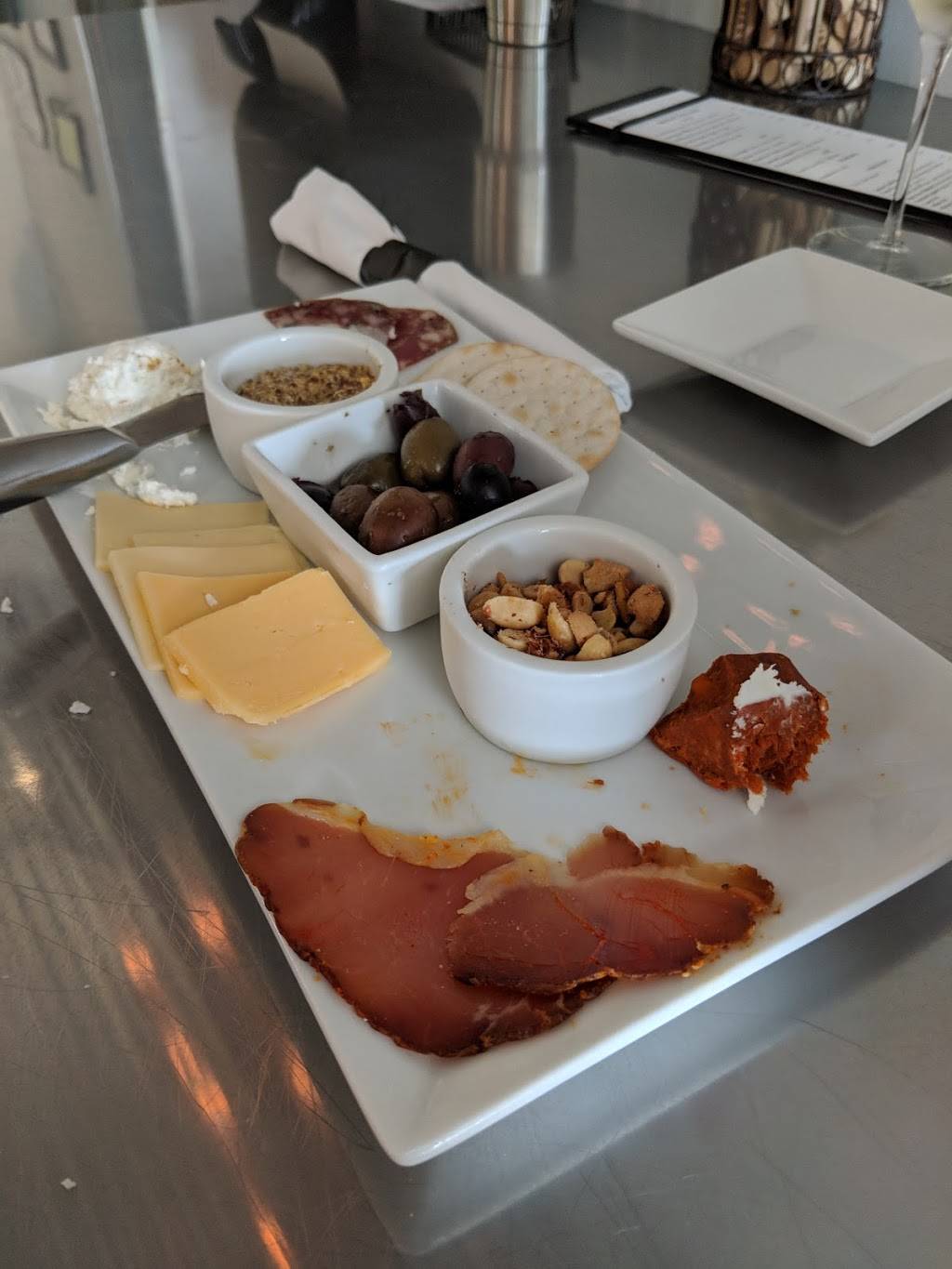 305 Wine Garage Inc | restaurant | 305 S Main St suite a, Fortville, IN 46040, USA | 3177474775 OR +1 317-747-4775