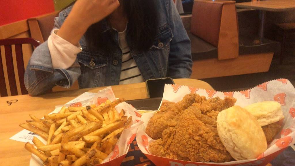 Popeyes Louisiana Kitchen | restaurant | 1351 Forest Ave, Staten Island, NY 10302, USA | 7187201545 OR +1 718-720-1545