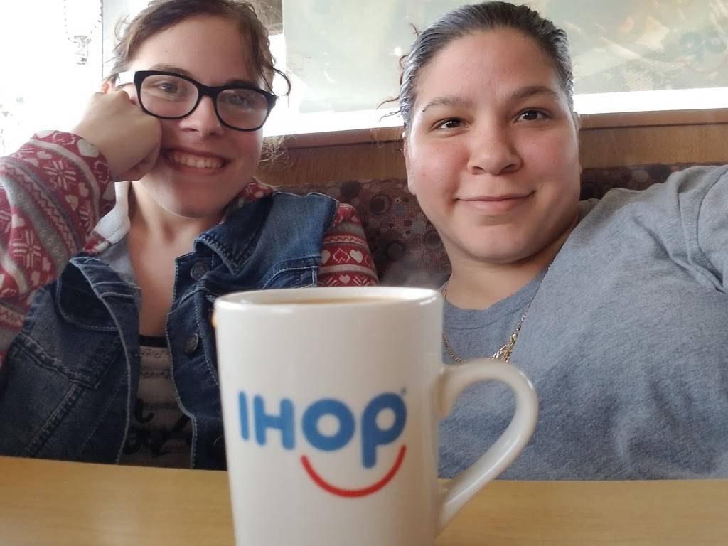 IHOP | restaurant | 3322 W US Hwy 90, Lake City, FL 32025, USA | 3862693196 OR +1 386-269-3196
